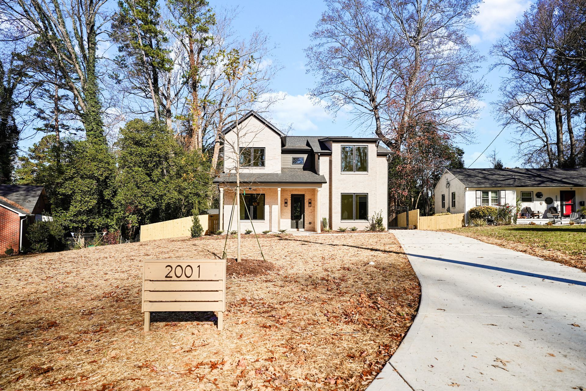 2001 Arnold Dr